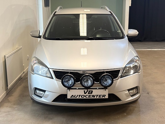 Kia Ceed 2 of 18
