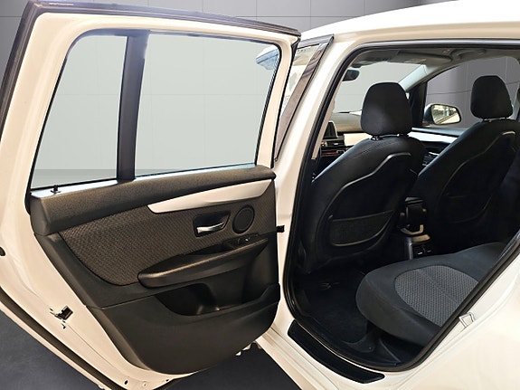 BMW 220d 12 of 23