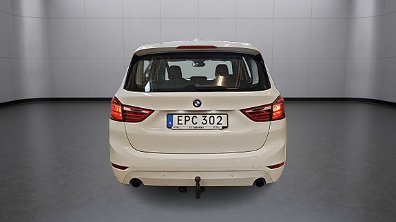 BMW 220d 4 of 23