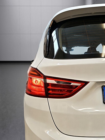 BMW 220d 5 of 23