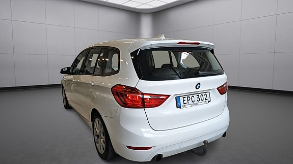 BMW 220d 3 of 23