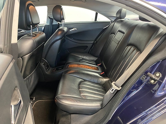 Mercedes-Benz CLS350 9 of 20