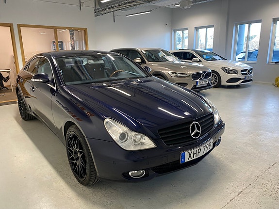 Mercedes-Benz CLS350 3 of 5