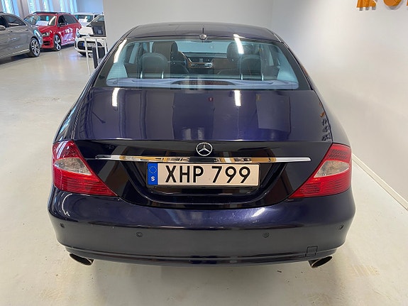 Mercedes-Benz CLS350 5 of 5