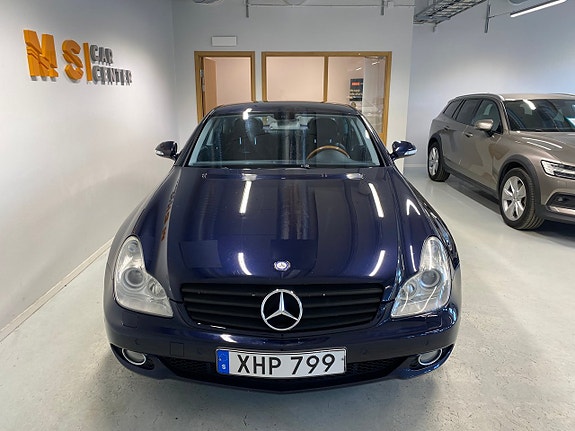 Mercedes-Benz CLS350 2 of 5