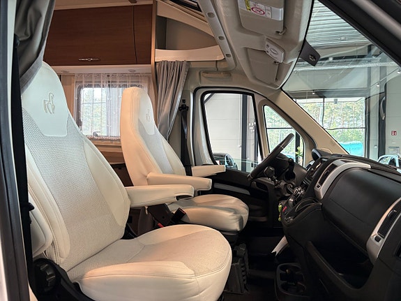 Carado Capron Etrusco T 5900 Fiat / 140hk / Truma / Fukttestad + Besiktad / Låga mil 10 of 19