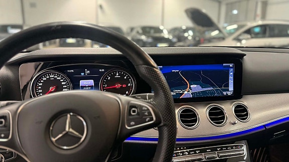 Mercedes-Benz E200 15 of 22
