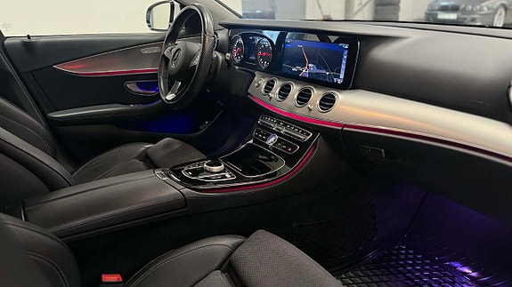 Mercedes-Benz E200 14 of 22