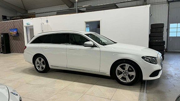 Mercedes-Benz E200 5 of 5
