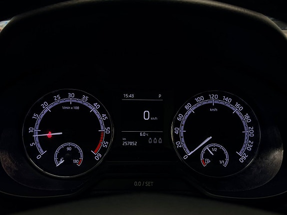 Skoda Octavia 6 of 16