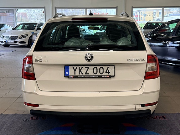 Skoda Octavia 14 of 16