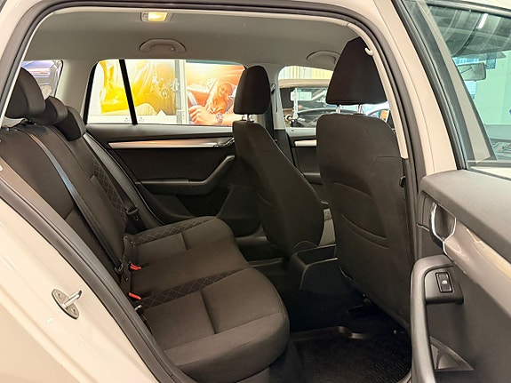 Skoda Octavia 12 of 16