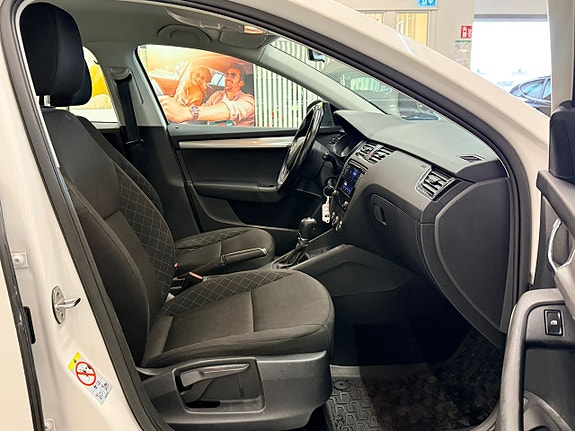 Skoda Octavia 10 of 16