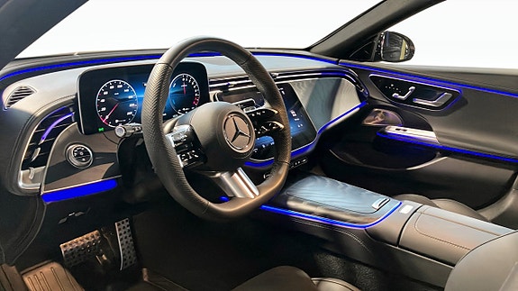 Mercedes-Benz E300 e 6 of 12