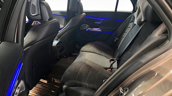 Mercedes-Benz E300 e 7 of 12