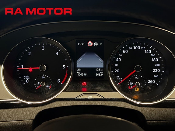 Volkswagen Passat 19 of 21