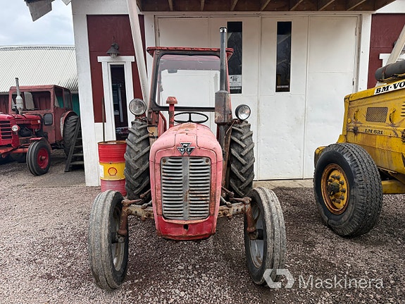 Traktor Massey Ferguson 35X 2 of 27