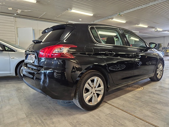 Peugeot 308 4 of 5