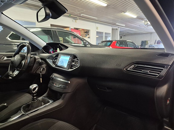 Peugeot 308 9 of 20