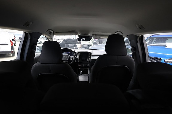 Volvo XC40 10 of 20