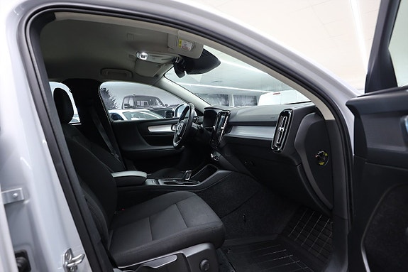 Volvo XC40 13 of 20