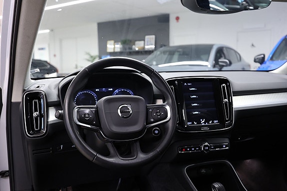 Volvo XC40 15 of 20