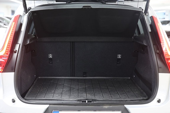 Volvo XC40 9 of 20