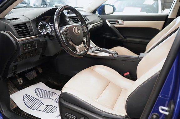 Lexus CT200h 9 of 23