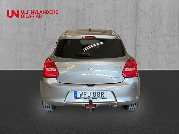 Suzuki Swift 3 of 5