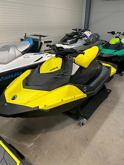 SEA-DOO Spark 3up 90 IBR -16