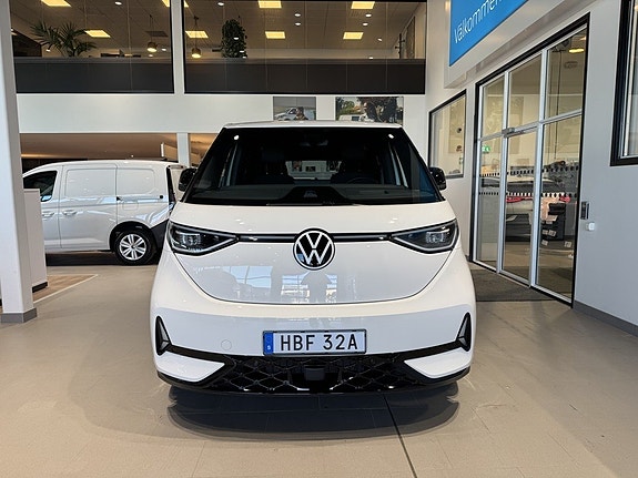 Volkswagen ID. Buzz 2 of 17