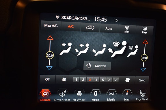 Jeep Renegade 19 of 28