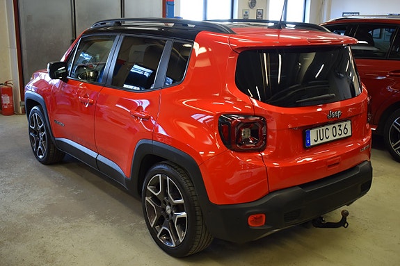 Jeep Renegade 4 of 28