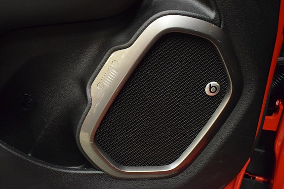 Jeep Renegade 10 of 28