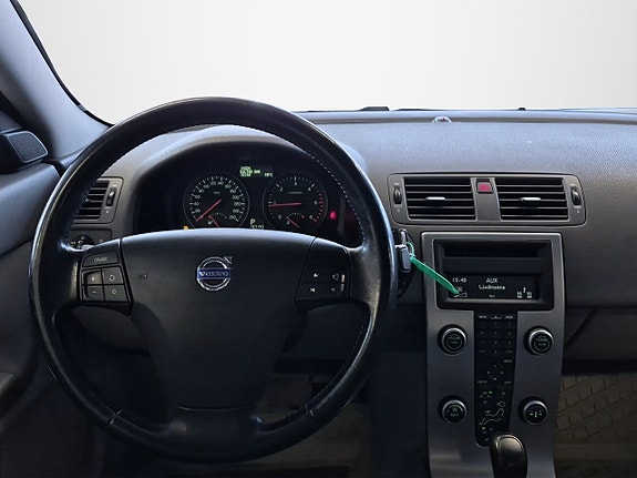 Volvo S40 8 of 15