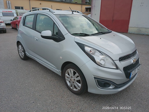 Chevrolet Spark 2 of 5