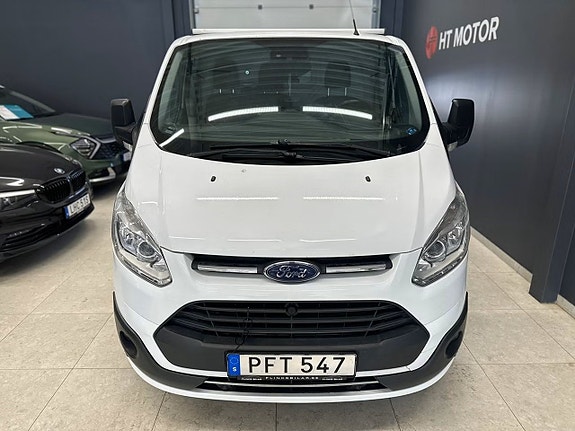 Ford Transit Custom 2 of 16