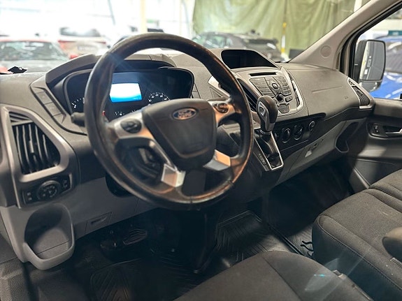Ford Transit Custom 11 of 16