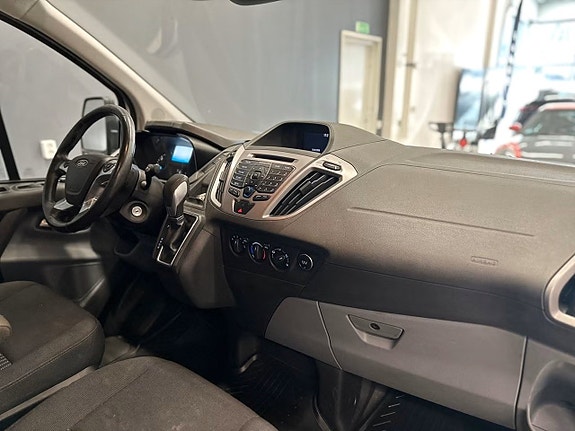 Ford Transit Custom 13 of 16