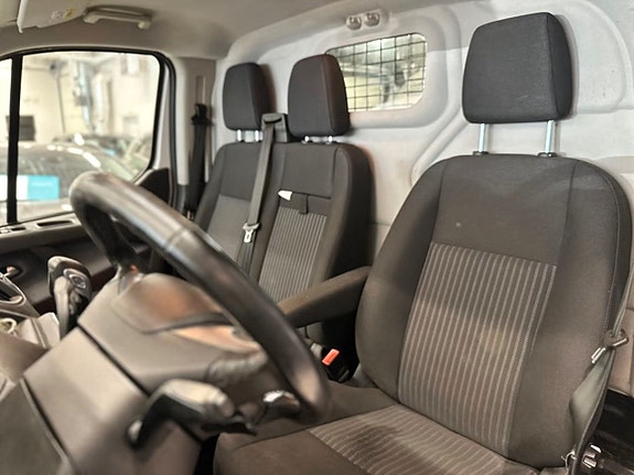 Ford Transit Custom 10 of 16
