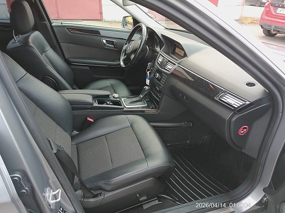 Mercedes-Benz E220 7 of 12
