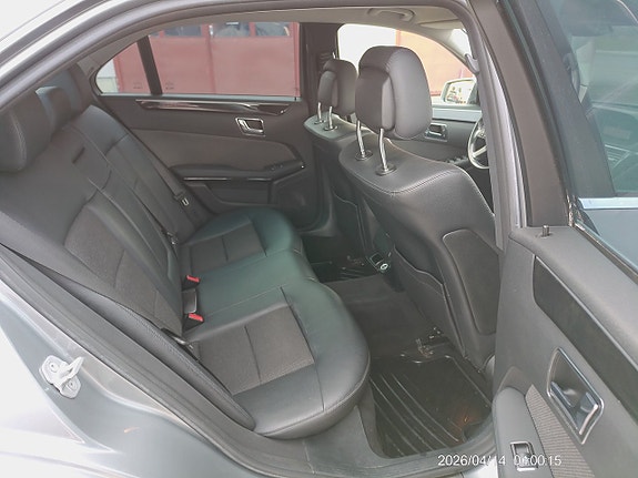Mercedes-Benz E220 8 of 12