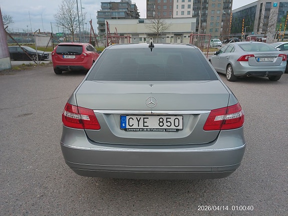 Mercedes-Benz E220 10 of 12