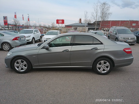 Mercedes-Benz E220 11 of 12