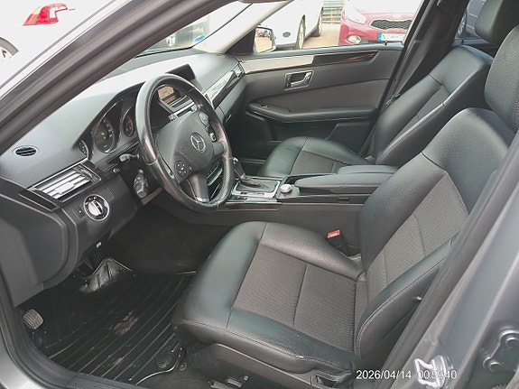 Mercedes-Benz E220 5 of 12