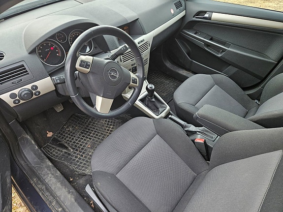 Opel Astra 4 of 4