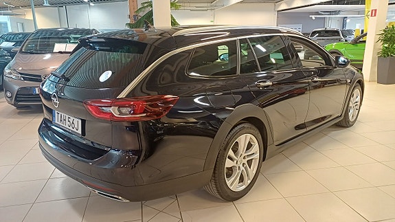 Opel Insignia Country Tourer 3 of 5