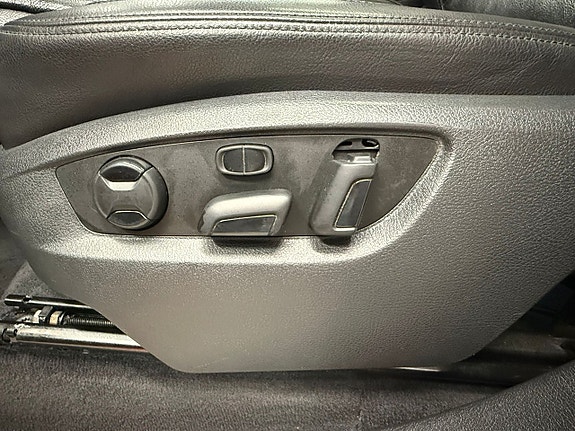 Volkswagen Touareg 23 of 30