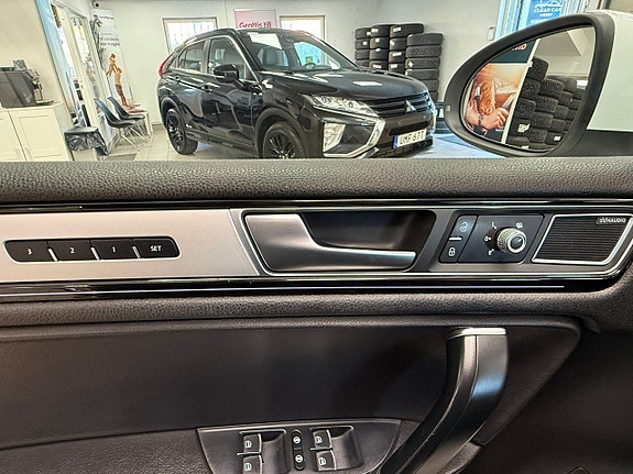 Volkswagen Touareg 22 of 30