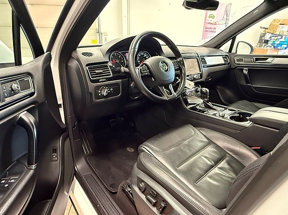 Volkswagen Touareg 11 of 30